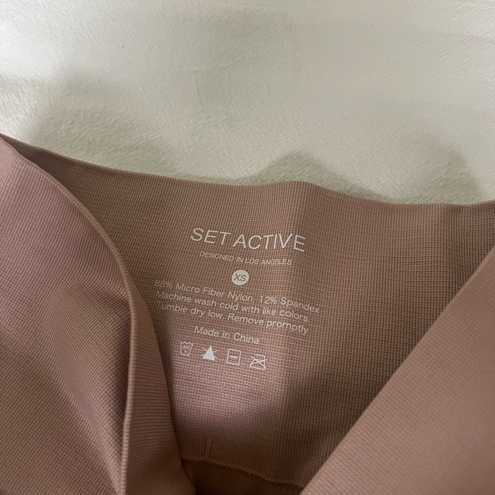 Nwot Set Active - image 2